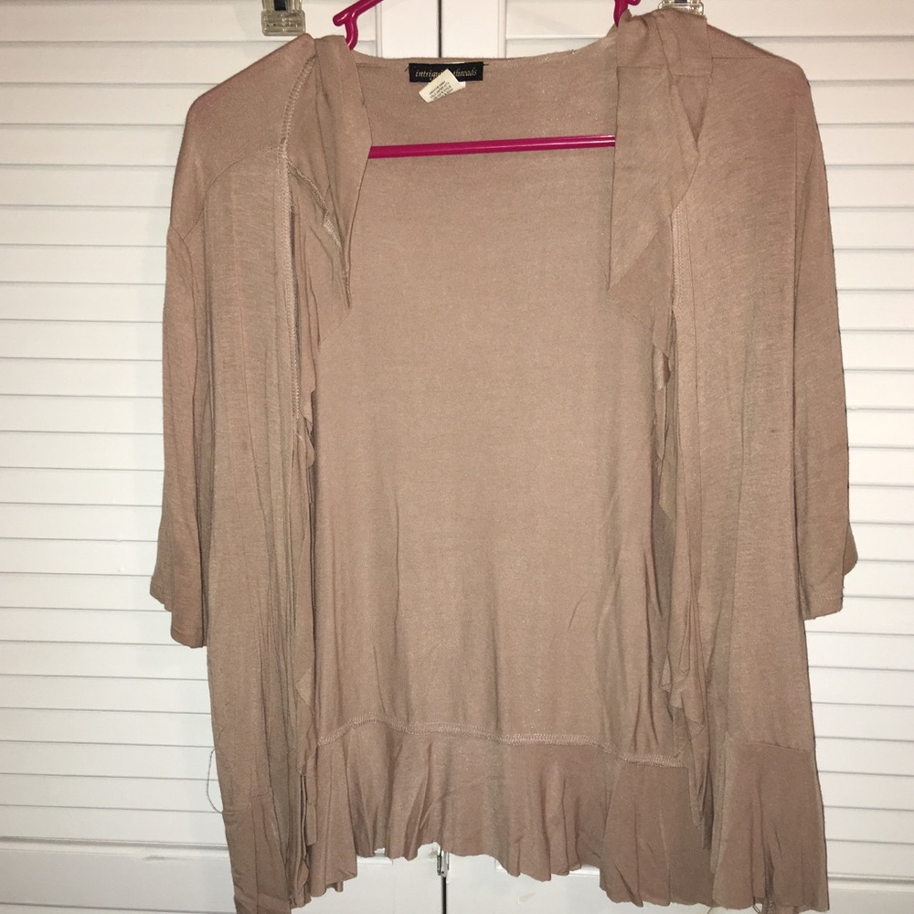 Simple tan cardigan 3/4 sleeve